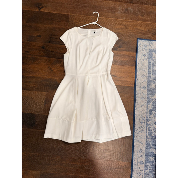 HALSTON HERITAGE Dresses & Skirts - Women's HALSTON HERITAGE White Mini Dress, Size 12